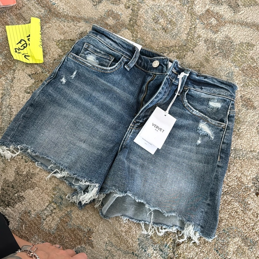 Vervet denim shorts - new with tags size Medium